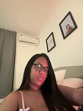 Pokazy przed kamerką – Chaniita