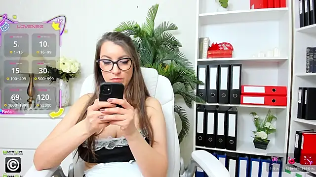 Chat +18 de amayawest ao vivo