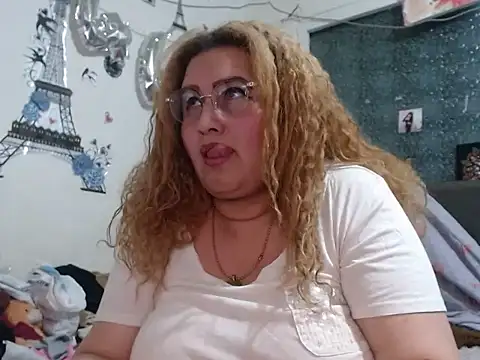 Perla1981-- Adlı Modelin Canlı XXX Sohbeti