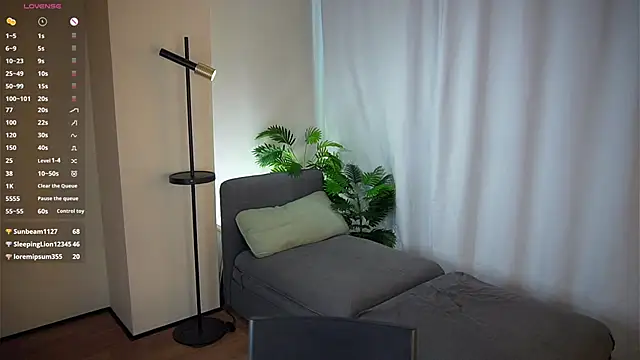 ClarineCasebolt 即時 XXX 聊天