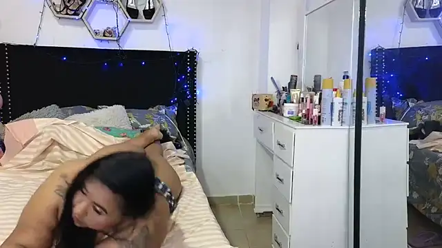 Онлайн чат XXX charlotte_077