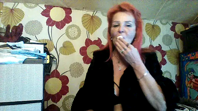 CassandraSandra44: онлайн-секс-чат