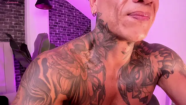 Dantesuarez28 Chat XXX in diretta