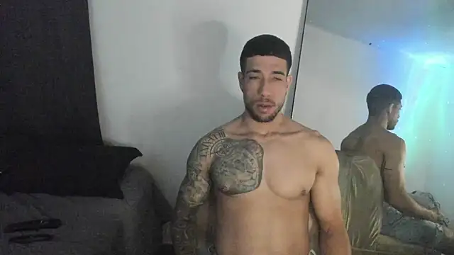 ThiagoLugo Chat XXX in diretta