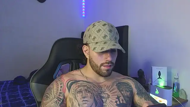 Ades_Lowe Chat XXX in diretta