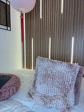 MylaDreams: απευθείας συνομιλία ΧΧΧ