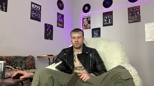 Huntall77 Chat XXX in diretta