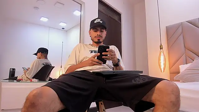 MatthewCullen Chat XXX in diretta