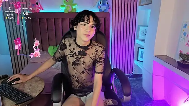 SthepanodiMonaco: онлайн-секс-чат