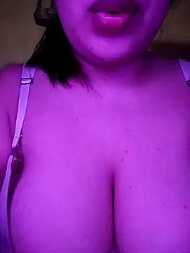 Show modela soylula884 na web-kameri