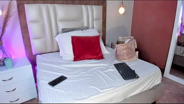 JazminDluxeのライブXXXチャット