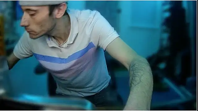 Kingicey607 Adlı Modelin Canlı XXX Sohbeti