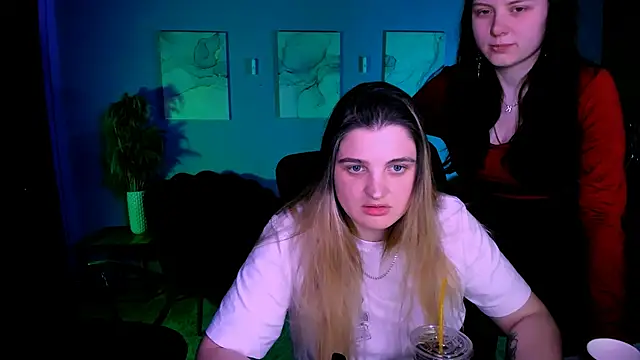 inga_gree élő XXX-chatje