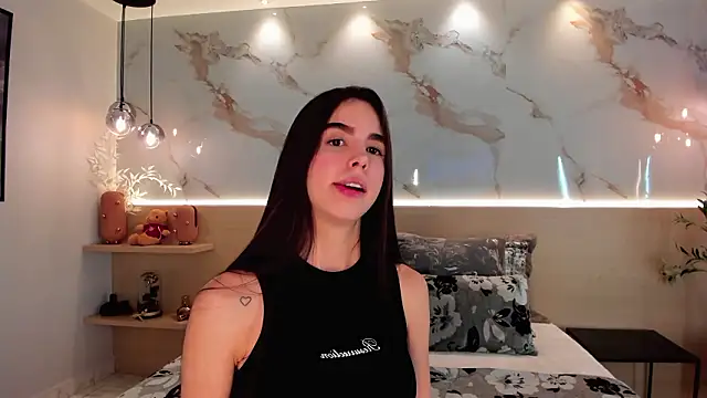 SolAvelar Adlı Modelin Canlı XXX Sohbeti