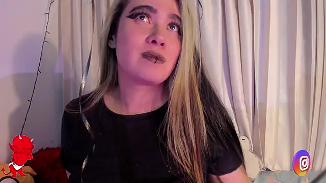 Lilith_Zenith_ élő XXX-chatje