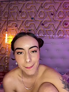 MelanyyJhonson15 Adlı Modelin Canlı XXX Sohbeti