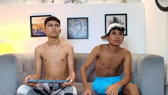 Chat XXX Live COUPLES_BOYS