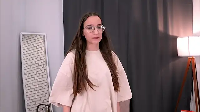 DovieAono Adlı Modelin Canlı XXX Sohbeti