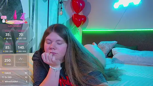 RubyValen's Live XXX Chat