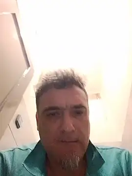 wifesfuckerpu's Live XXX Chat