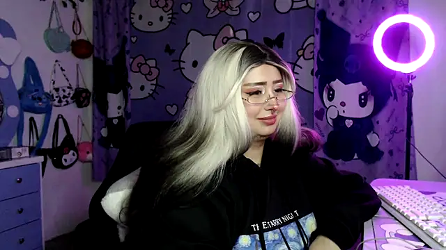 lussyevans24 Live XXX Chat