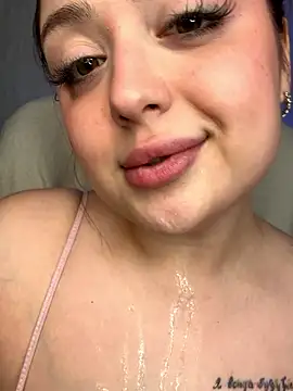 KellyMoors live XXX chat