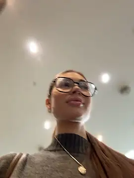 Chatroom XXX en direct de Charming_Ritta