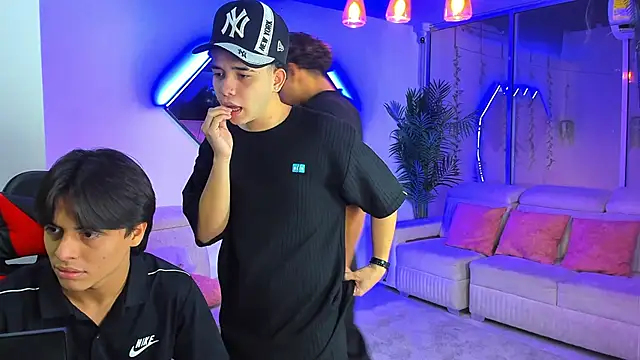 Houseofwarrios Chat XXX live