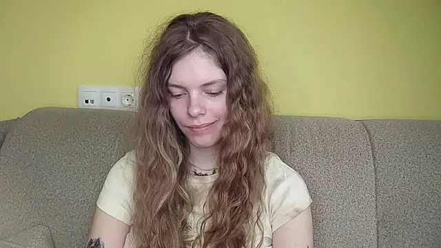 RayaNenlia's Live XXX Chat