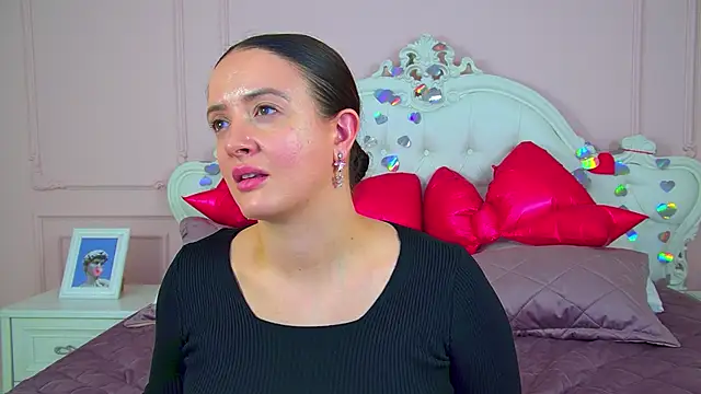 ElinaBellucci Live XXX Chat