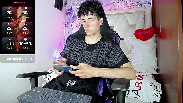 johnny_cagee's Live XXX Chat