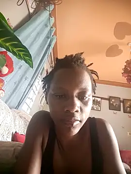 Petite_li: διαδικτυακό σόου στην κάμερα