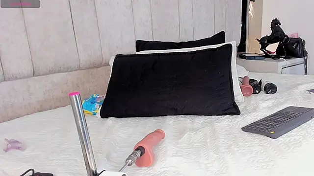 REINA_ADAHARA Live XXX Chat