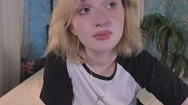 ELLIEJAY: онлайн-секс-чат