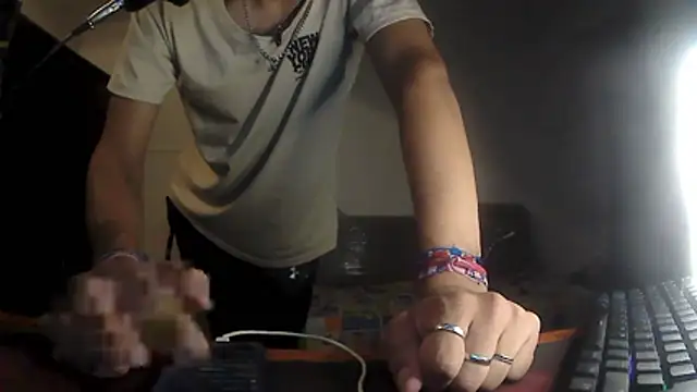 Chatroom XXX en direct de keettaa