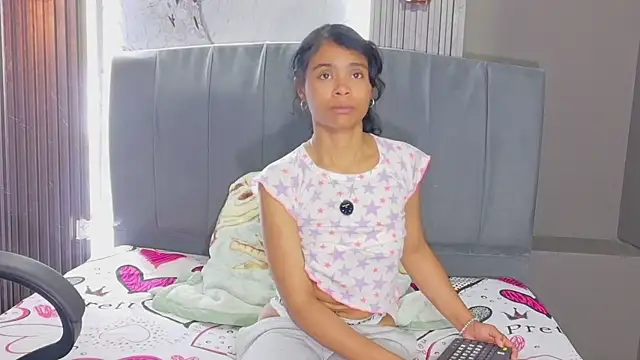 Chat +18 de Kristall_06 ao vivo