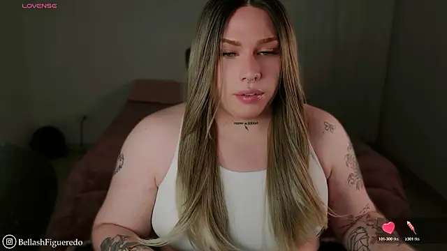 Show modela Bellash_Figueredo na web-kameri