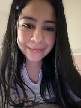 CuteKira7 élő XXX-chatje