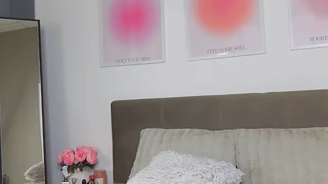 VioletiSwone Adlı Modelin Canlı XXX Sohbeti