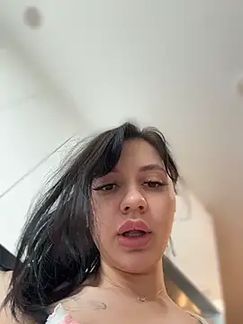 JulliaVegas – Live XXX-chat