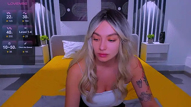 Emily_Tylerr Adlı Modelin Canlı XXX Sohbeti