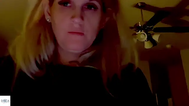 Chatroom XXX en direct de blondechrstine