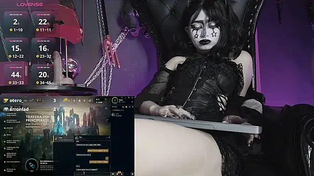 Navier__ élő XXX-chatje