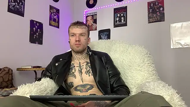 Huntall77 Chat XXX live