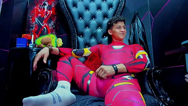 Ethan_Waalker Adlı Modelin Canlı XXX Sohbeti