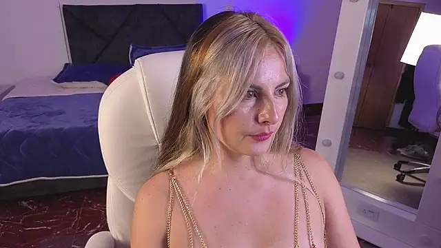 Chatroom XXX en direct de Emilia_Stone1777