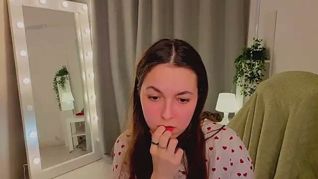 BellaThery élő XXX-chatje