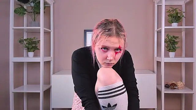 LinMagpuri Adlı Modelin Canlı XXX Sohbeti