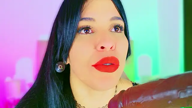 CharlootteEvans' Live XXX Chat