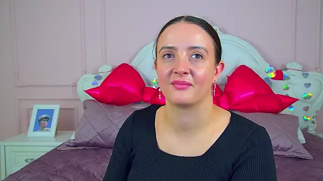 ElinaBellucci Chat XXX in diretta